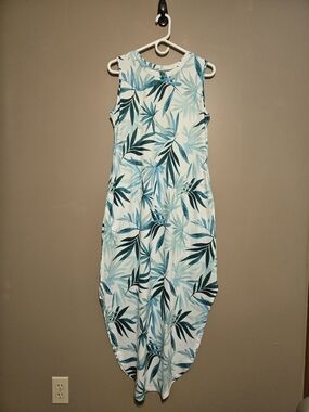 Sleeveless Tropical Leaf Maxi Dress Medium EUC Side Slits